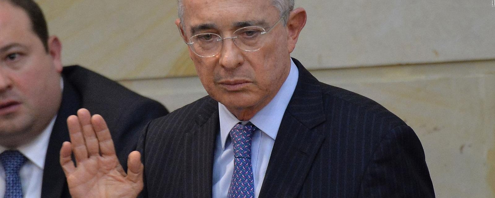 Exsenador Álvaro Uribe